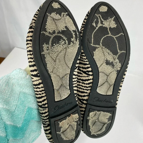 Skechers Womens 7 Cleo Knitty Kitty Zebra Print Flats Pointed Toe Slip On - Picture 5 of 6